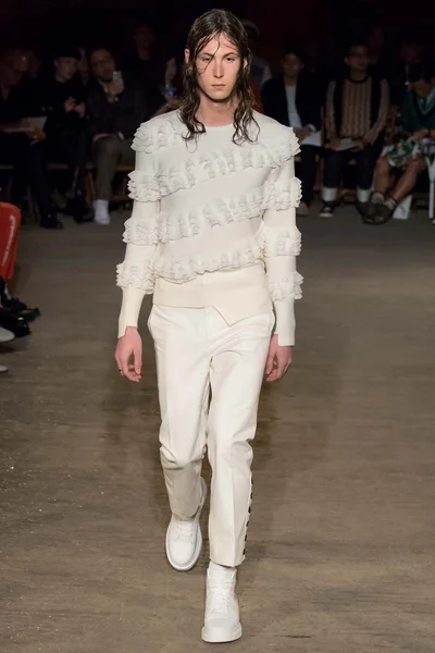 Look 12